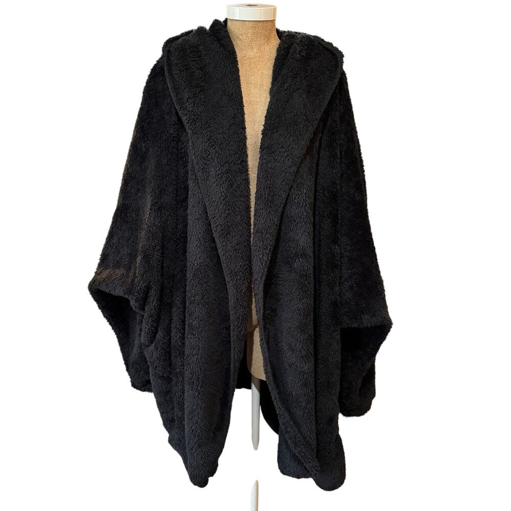 NETFLIX X UNHIDE No Fur All Chill Shleepy Binger Blanket Robe Black Hoody Cozy - Picture 2 of 12